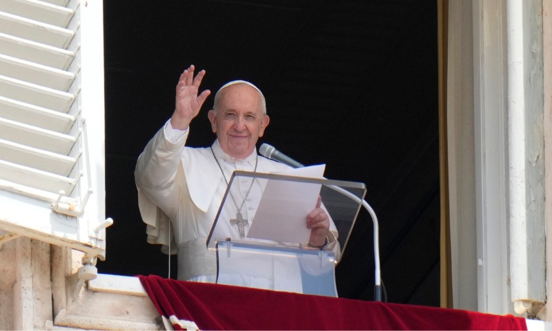 Papa Francisco admite possibilidade de dar bênção a casais do