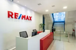 RE/MAX é uma franqueadora imobiliária com foco nos profissionais que pensam em vender imóveis