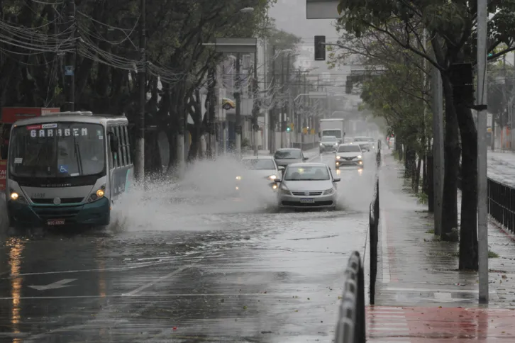 Imagem ilustrativa da imagem Vitória já tem em outubro o segundo maior volume de chuva em 29 anos