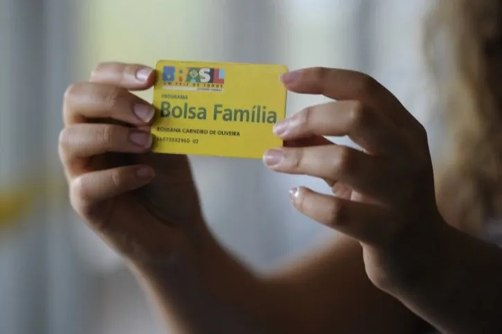 Imagem ilustrativa da imagem Consulta ao Auxílio Brasil seguirá calendário do Bolsa Família